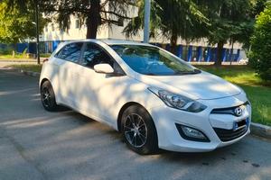 Hyundai i30 1.4 100cv neopatentati