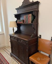 Credenza Antica in Legno Intagliato