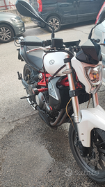 Moto Benelli 302 s 2016
