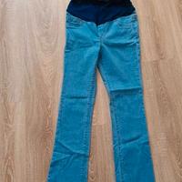 Pantaloni jeans a zampa premaman