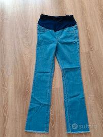 Pantaloni jeans a zampa premaman