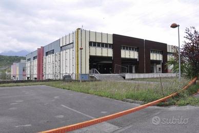 Immobile in asta di 1584 m² con più di 5 locali a 