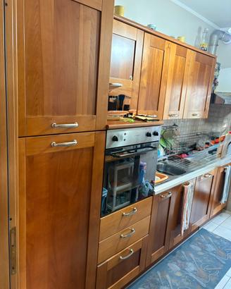 Cucina legno frigo/forno/fornelli gas