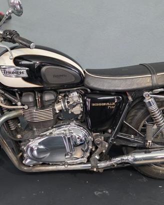 TRIUMPH Bonneville T100 boneville t100