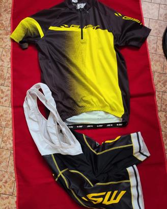 completo sportivo Gist tg. Xl nero/fuo