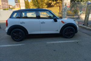 Mini Cooper Countryman all 4 cambio automatico