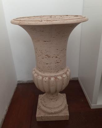 Vaso in Travertino– Eleganza classica e materica
