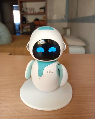 EILIK Robot da compagnia Energize Lab