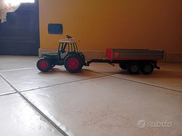 Trattore e rimorchio bruder