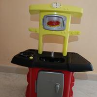Cucina giocattolo 