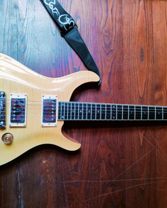 Chitarra elettrica Indie pari al nuovo