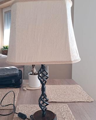 Lampada da tavolo