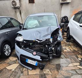 Fiat Panda Hybrid 2020 incidentata