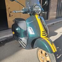Piaggio Vespa 300 GTS SUPER RACING SIXTIES 