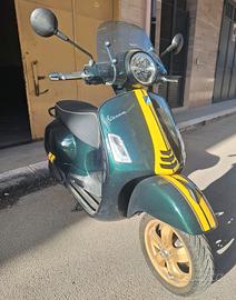 Piaggio Vespa 300 GTS SUPER RACING SIXTIES 