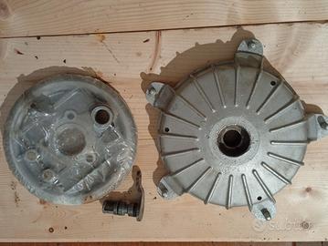 Mozzo posteriore completo vespa 50/125 logo qu