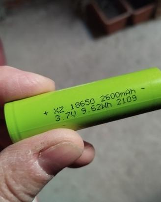 20 batterie ricaricabili 18650 3,7V 2600mAh
