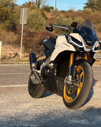 Aprilia Tuono 1100 Factory