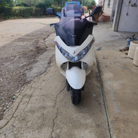 Moto Suzuki Burgman 200