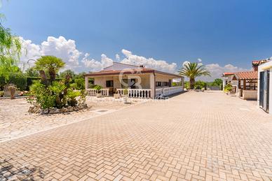 Villa bifamiliare - Andria
