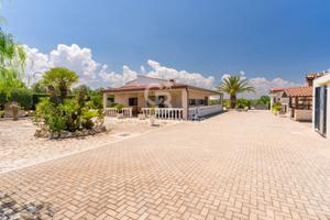 Villa bifamiliare - Andria