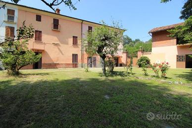 CASA SEMINDIPENDENTE A BALDISSERO D'ALBA