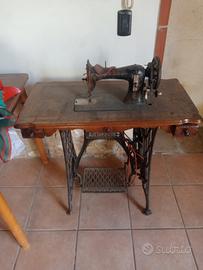 macchina da cucire anni 50 