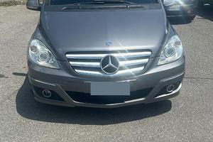 Mercedes Benz B200