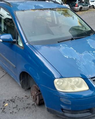 VW TOURAN 2003 SOLO PER RICAMBI