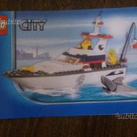 LEGO CITY 4642 Barca da pesca con squalo