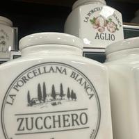 Barattoli vari la porcellana bianca