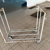 Carrelli in ferro