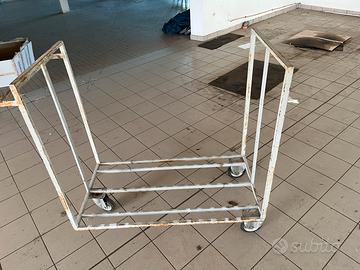 Carrelli in ferro