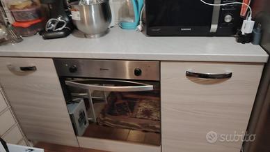 Cucina con forno e fuochi candy