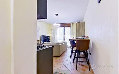 SP101 - TRILOCALE CON INGRESSO INDIPENDENTE IN CEN