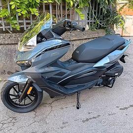 KL BRERA 300cc SCOOTER MOT. LC PIAGGIO