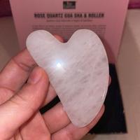 Gua sha e rullo viso in quarzo rosa