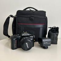 Fotocamera vintage Nikon F-401s + accessori