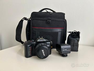 Fotocamera vintage Nikon F-401s + accessori