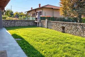 VILLETTA INDIPENDENTE GIARDINO E BOX e posto auto