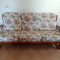 Divano 3 posti in legno a Licenza (RM) solo ritiro