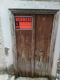 Locale deposito centro storico