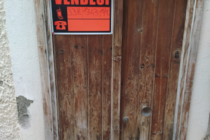 Locale deposito centro storico