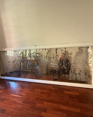 Specchio anticato di grandi dimensioni