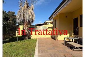 QUADRIFAMILIARE A ARDEA