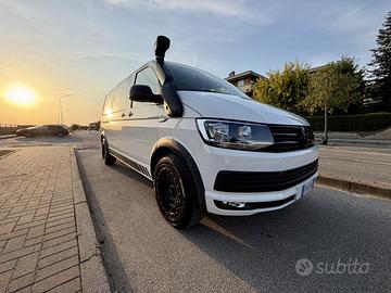 Volkswagen Caravelle T6 150CV 9P - GANCIO TRAINO