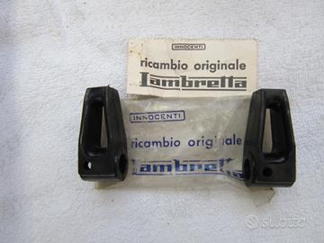 Coppia plastiche leva cofano lambretta