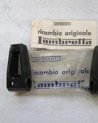 Coppia plastiche leva cofano lambretta