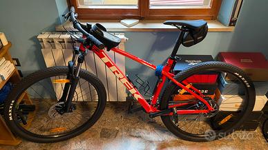 Splendida bicicletta MTB Trek Marlin 5 come nuova
