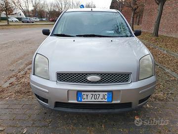 Ford Fusion 1.6 TDCi 5p - 210000km - 2005